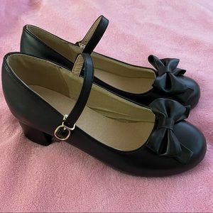 Adorable black lolita heels